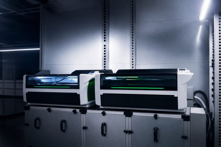 Lasermaschinen in der Schweizer Produktion von Gravotherm in Regensdorf